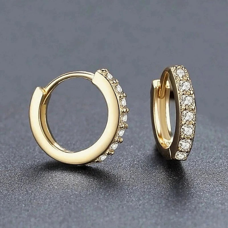 Boucles d'oreilles créoles Blanche, la paire dorée vue de face et de profil