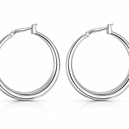 Boucles d'oreilles créoles Hortense, la paire sur fond blanc