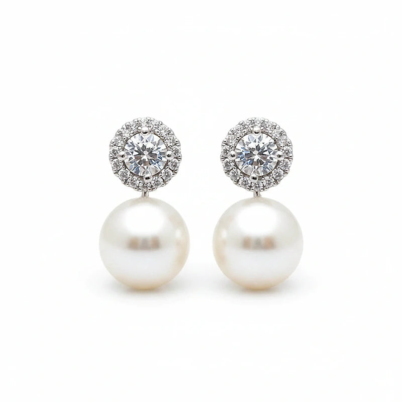 Boucles d'oreilles perles Célestine, la paire sur fond blanc