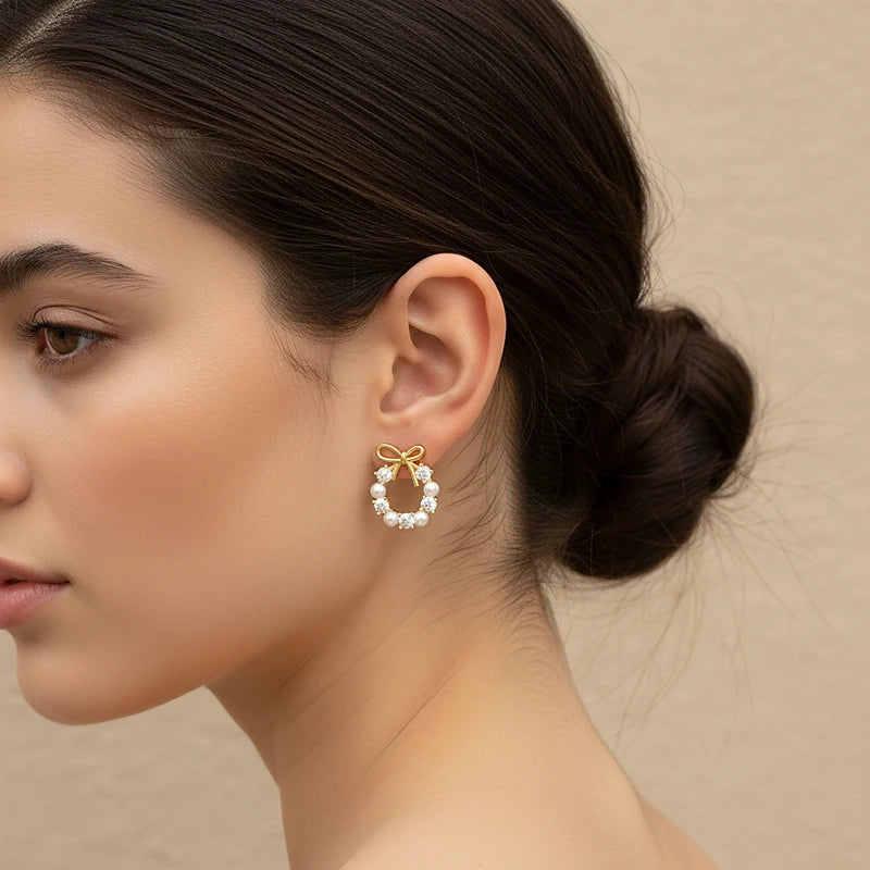Boucles d'oreilles perles Éloïse, portées en gros plan sur l'oreille